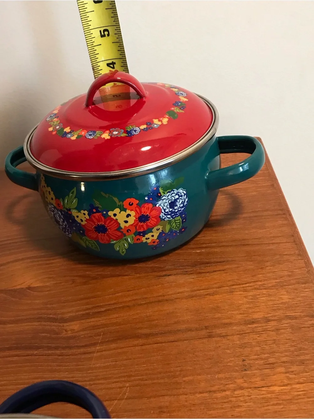 Pioneer Woman 1 Qt Mini Dutch Oven  Dazzling Dahlias Floral EUC lot of 2 w Lids